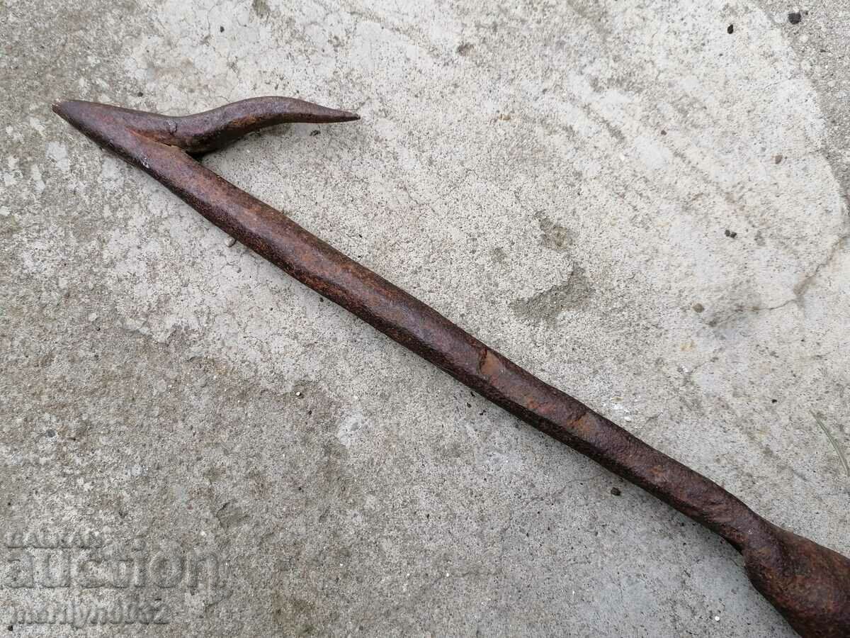 Παλιό γάντζο για το χτύπημα του νύχι από σφυρήλατο σίδερο με τιμή 53.00 BGN | € 27.10 Παλιό γάντζο για το χτύπημα του νύχι από σφυρήλατο σίδερο με τιμή 53.00 BGN | € 27.10