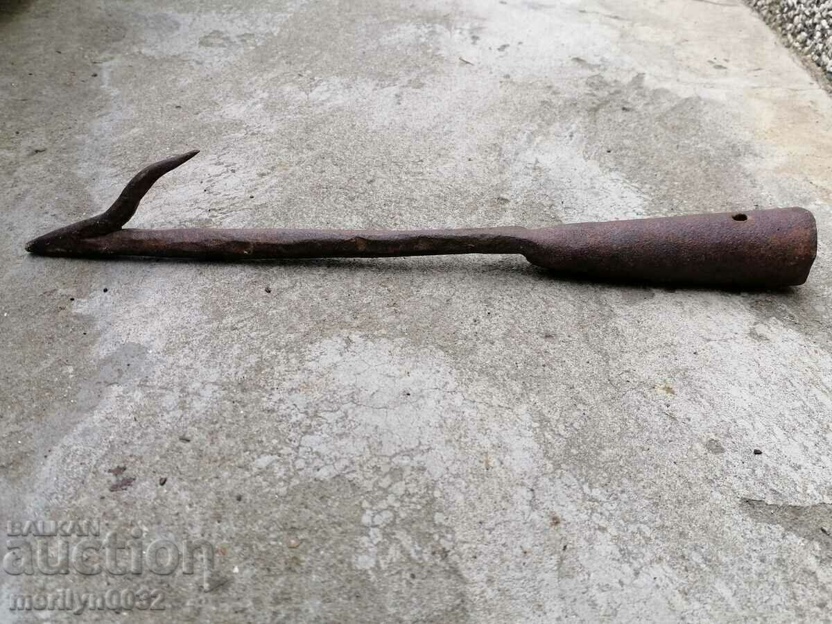 Παράδοση Παλιό γάντζο για το χτύπημα του νύχι από σφυρήλατο σίδερο Παράδοση Παλιό γάντζο για το χτύπημα του νύχι από σφυρήλατο σίδερο