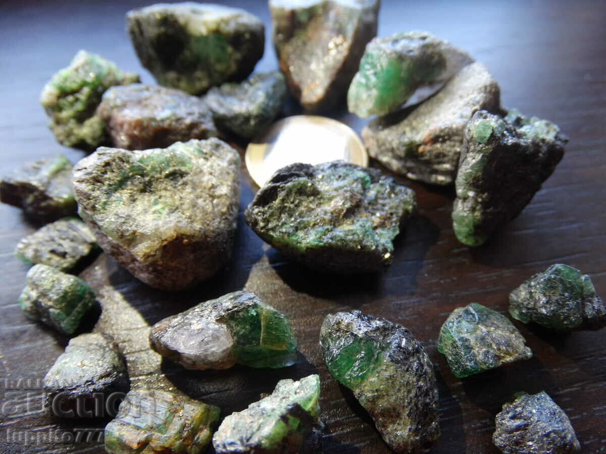 beril smarald natural pe matrice lot unic 530,55 carate