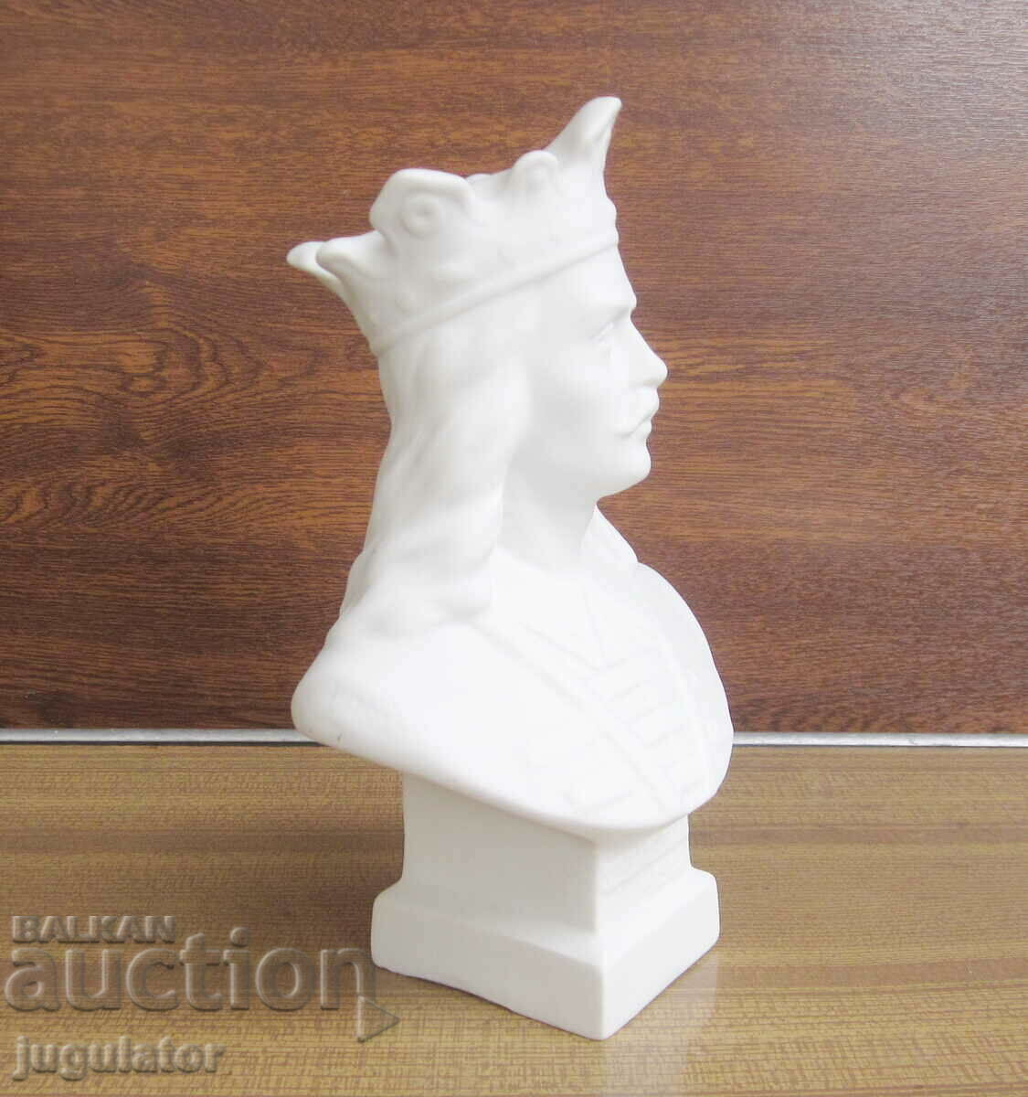 old porcelain figure old bust of the Romanian King Stephen with price 80.00 BGN | € 40.90 old porcelain figure old bust of the Romanian King Stephen with price 80.00 BGN | € 40.90