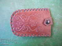 old leather coin purse, keys