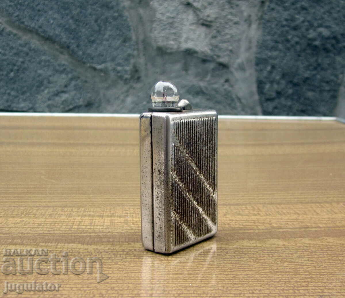 old small collectible metal flashlight with price 10.00 BGN | € 5.11 old small collectible metal flashlight with price 10.00 BGN | € 5.11
