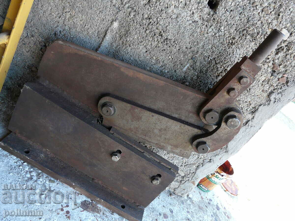 Large Bulgarian sheet metal guillotine. - 5 Large Bulgarian sheet metal guillotine. - 5