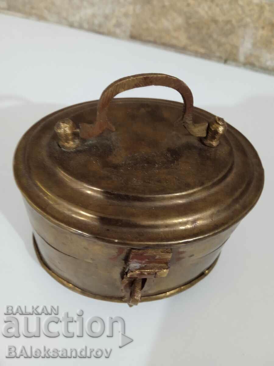 Beautiful brass jewelry box with price 16.00 BGN | € 8.18 Beautiful brass jewelry box with price 16.00 BGN | € 8.18