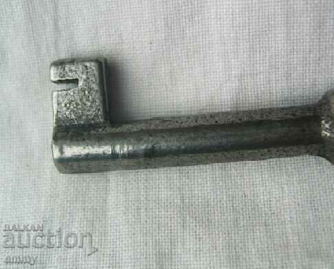Auction Old door key, 6.5 cm Auction Old door key, 6.5 cm