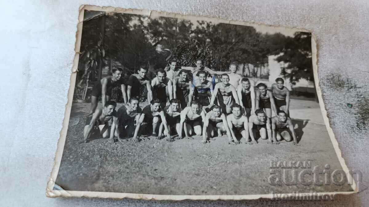 Ms. Sofia Youth in shorts from Zhel. Jun. D. 1940
