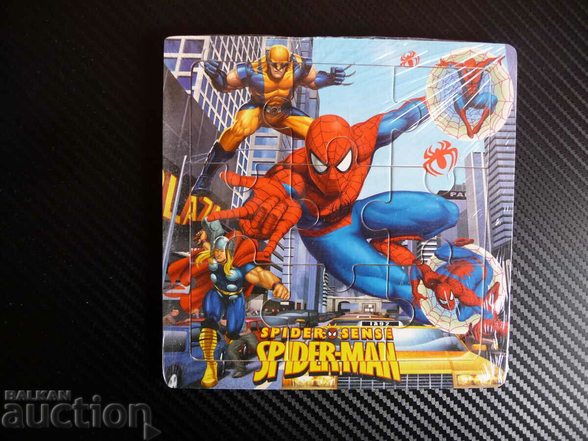 Spiderman дървен пъзел Marvel Спайдърмен човека паяк екшън