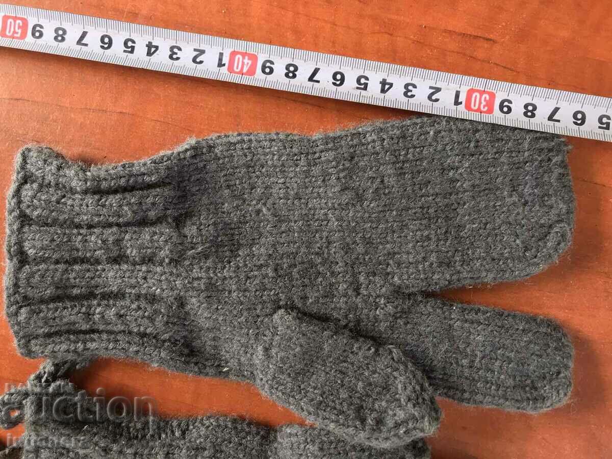 GLOVES HAND KNIT NEW - 6