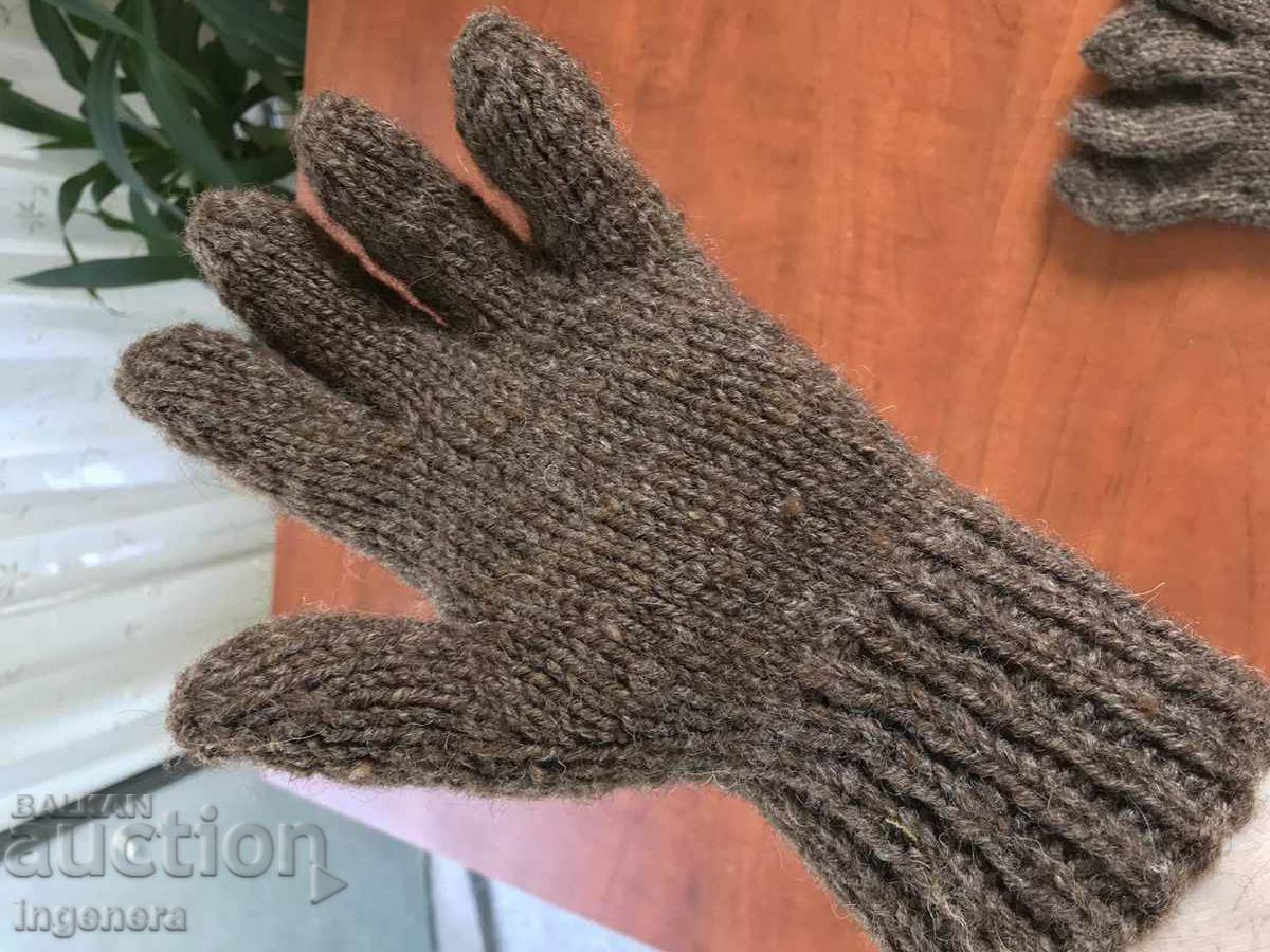 HAND KNIT WOOL GLOVES NEW with price 24.00 BGN | € 12.27