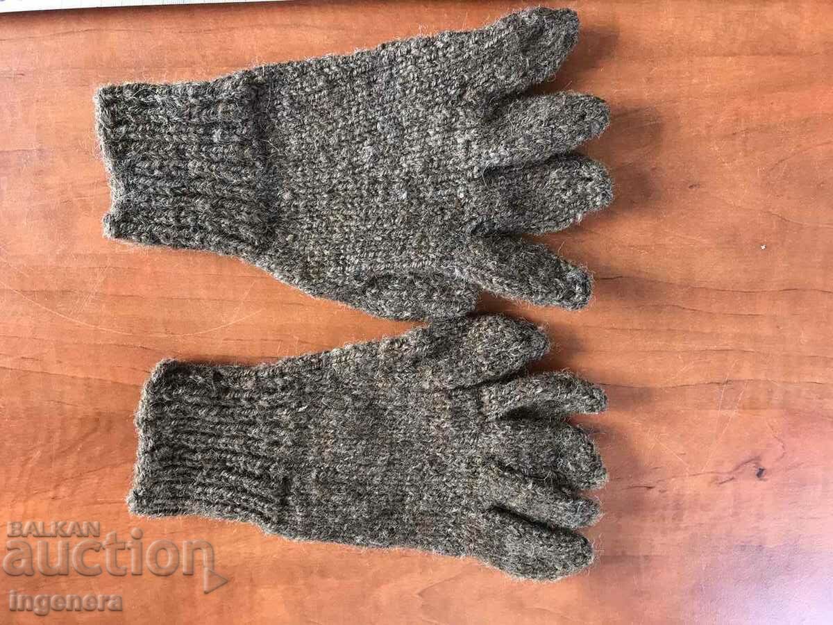 Auction  HAND KNIT WOOL GLOVES NEW