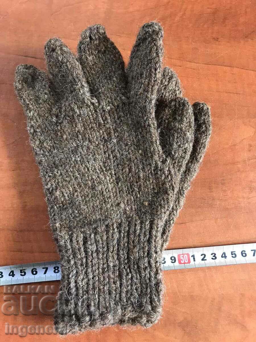Delivery of HAND KNIT WOOL GLOVES NEW