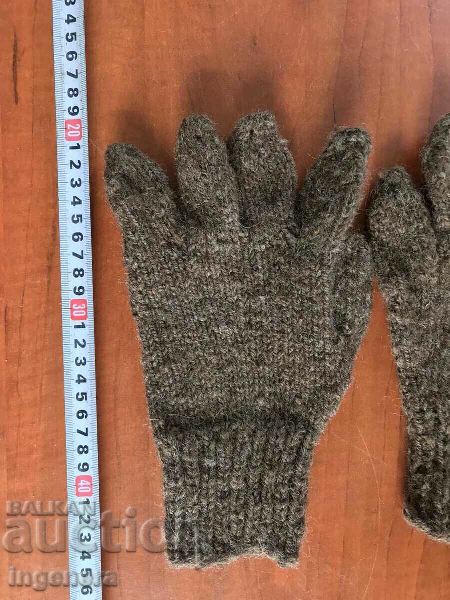 HAND KNIT WOOL GLOVES NEW - 6