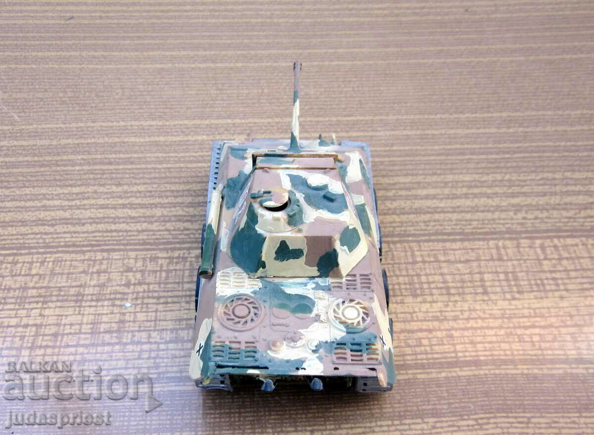 παλιό πλαστικό μοντέλο στρατιωτικού παιχνιδιού μιας γερμανικής δεξαμενής του 2ου Παγκοσμίου Πολέμου - 5