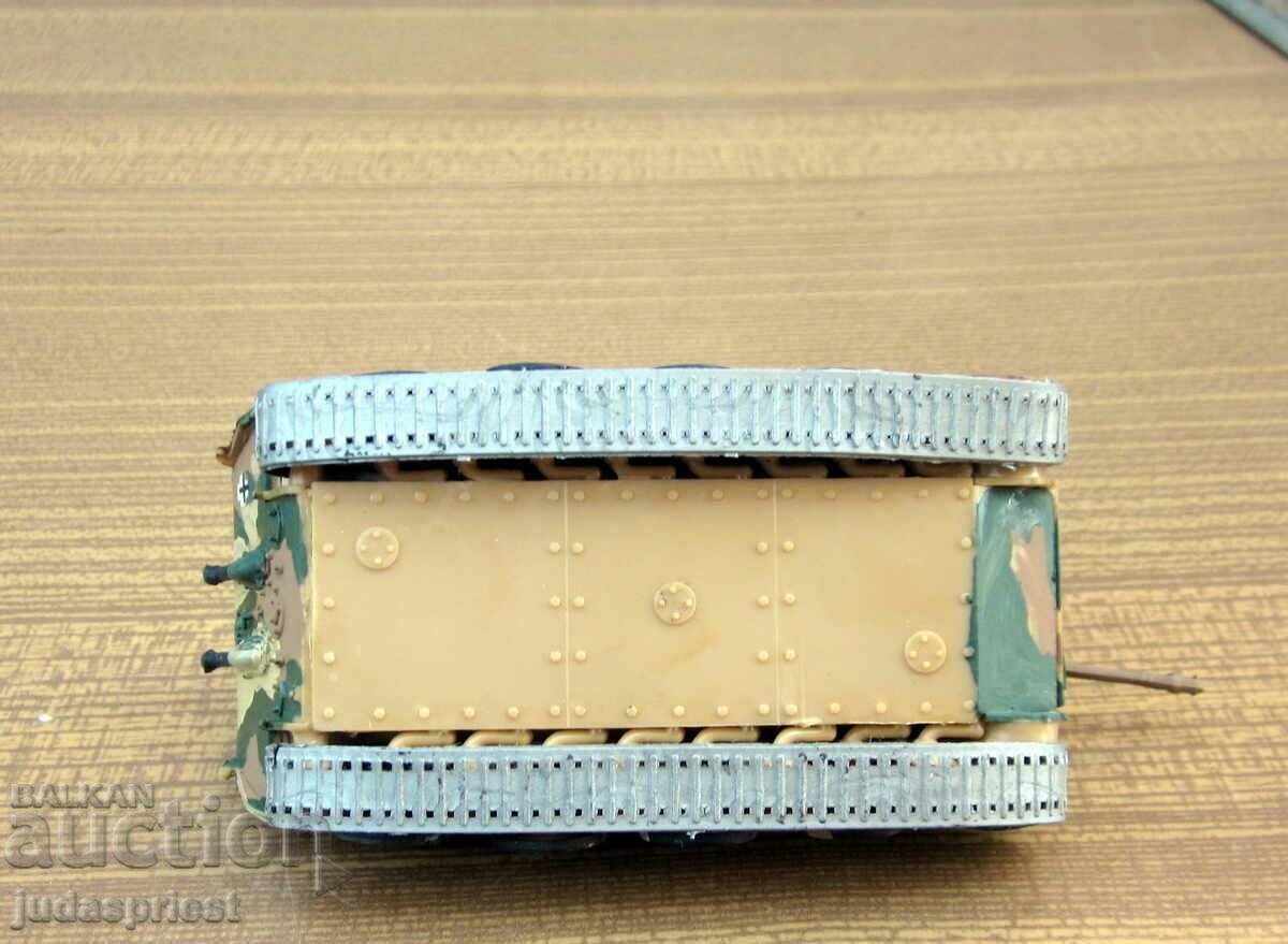 παλιό πλαστικό μοντέλο στρατιωτικού παιχνιδιού μιας γερμανικής δεξαμενής του 2ου Παγκοσμίου Πολέμου - 6