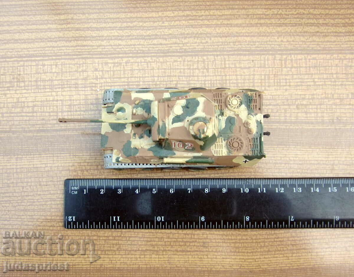 παλιό πλαστικό μοντέλο στρατιωτικού παιχνιδιού μιας γερμανικής δεξαμενής του 2ου Παγκοσμίου Πολέμου - 7
