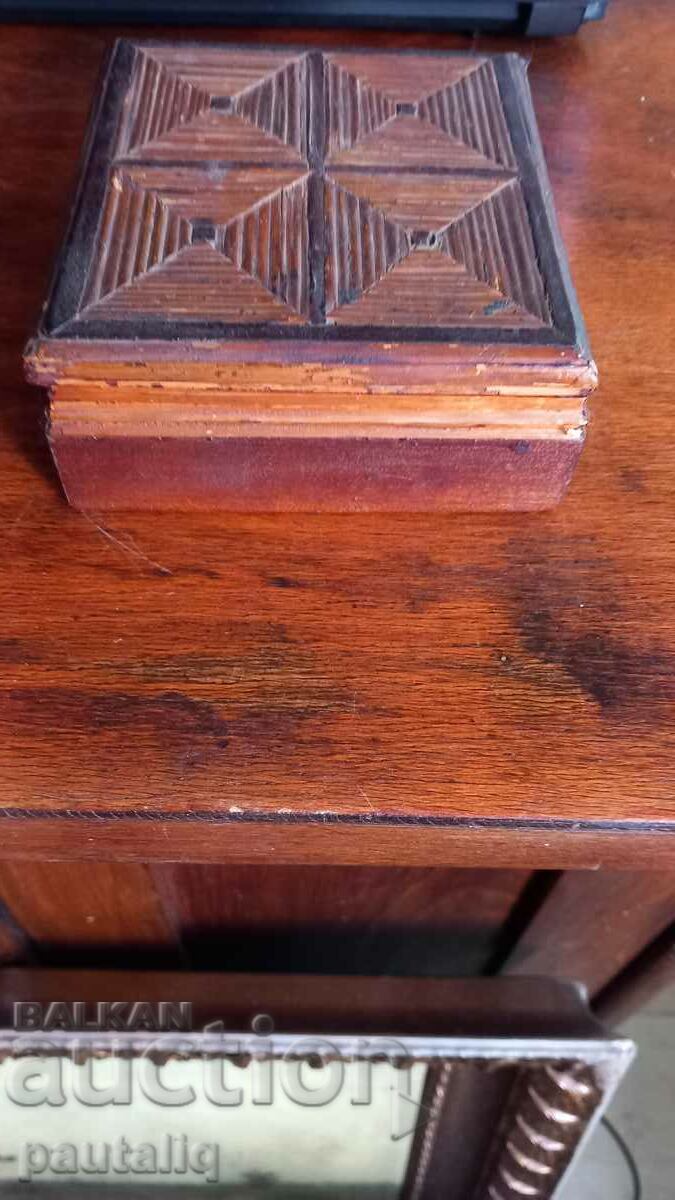 OLD WOOD BOX FOR CIGARETTE with price 7.00 BGN | € 3.58 OLD WOOD BOX FOR CIGARETTE with price 7.00 BGN | € 3.58