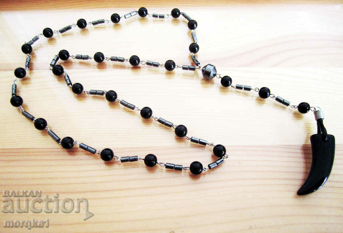 Delivery of Rosary type necklace of natural Hematite with acrylic horn, tooth Delivery of Rosary type necklace of natural Hematite with acrylic horn, tooth