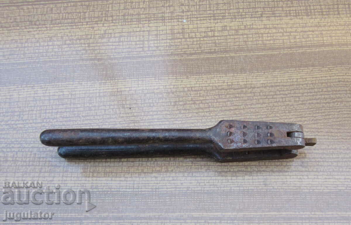 vintage solid steel nutcracker nut crusher - 5 vintage solid steel nutcracker nut crusher - 5