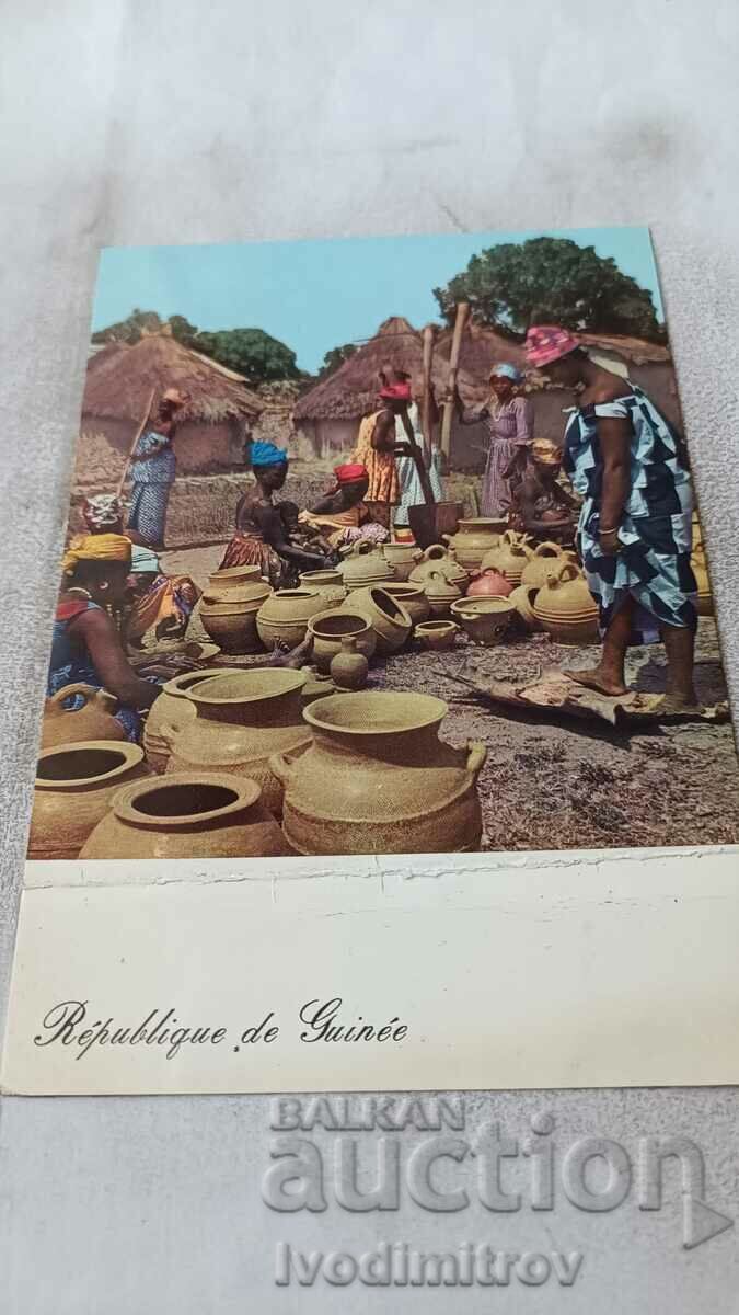 Пощенска картичка Fabrication de Poterie au Village