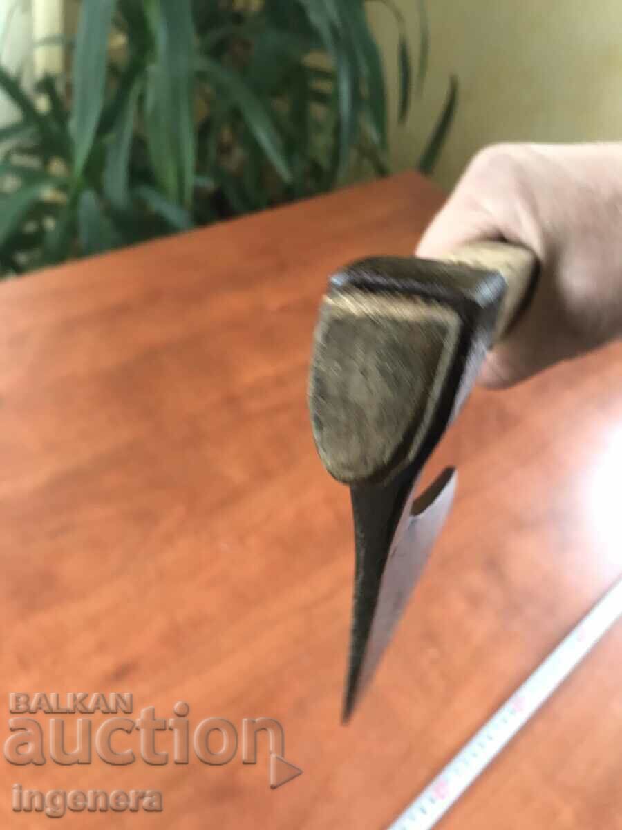 Delivery of AX HATCHET AX TOOL