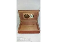 Cigar box with hygrometer