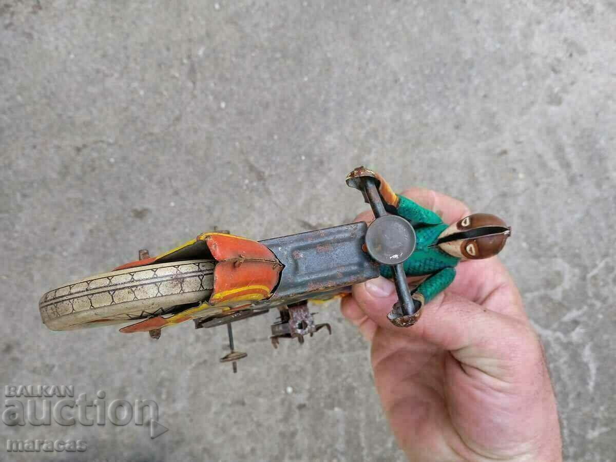 Delivery of Old toy big biker