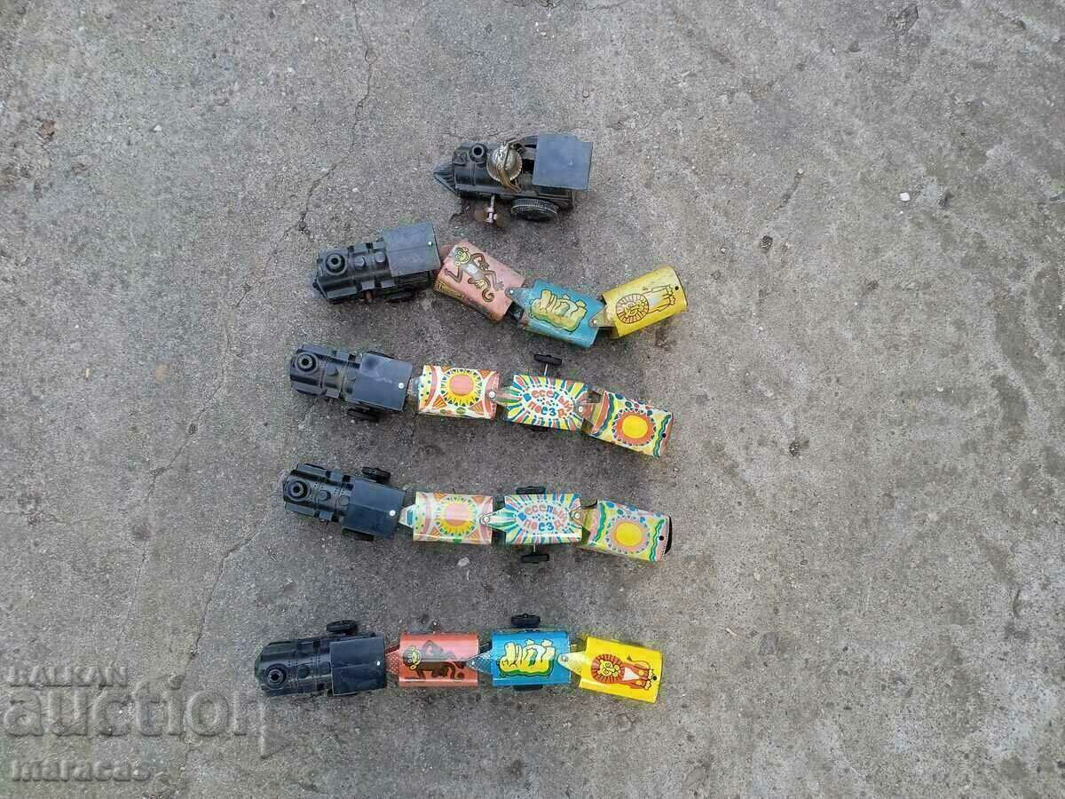 Jucării vechi cu preț € 25.00 | 48.90 BGN