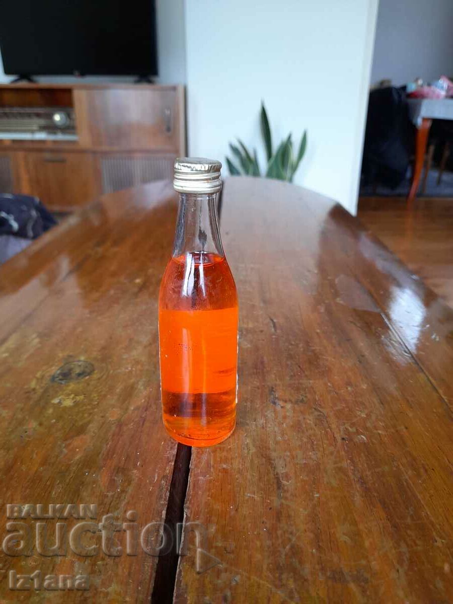 Παράδοση Παλιό μπουκάλι του Αγίου Σπυρίδωνα Παράδοση Παλιό μπουκάλι του Αγίου Σπυρίδωνα