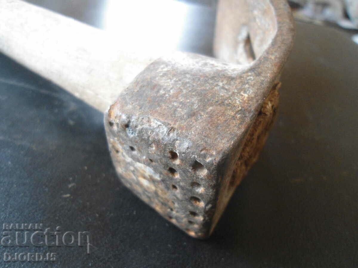 Auction  Old Tesla, markings