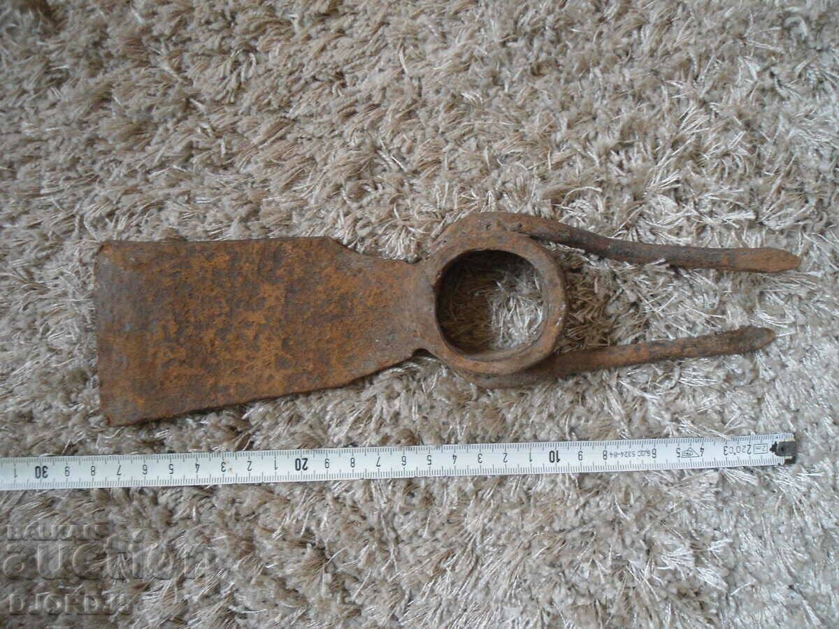 Delivery of Old agricultural tool