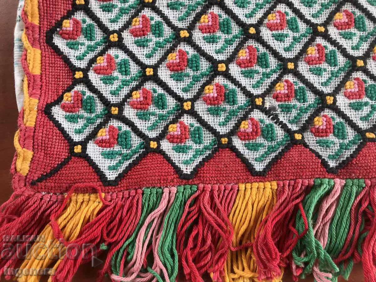 Delivery of CARPET HAND SEWED CLASSIC ANTIQUE Delivery of CARPET HAND SEWED CLASSIC ANTIQUE