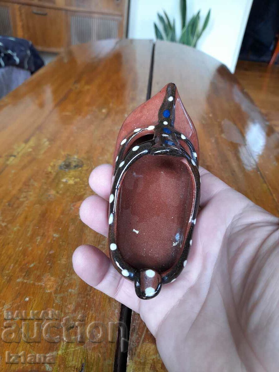 Delivery of Old household ashtray Delivery of Old household ashtray