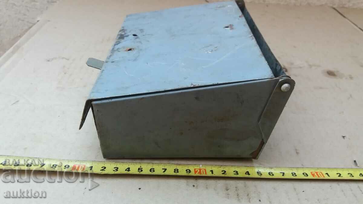 Auction BJ RELIC - OLD MOVABLE WALL ASHTRAY FROM THE 1950s Auction BJ RELIC - OLD MOVABLE WALL ASHTRAY FROM THE 1950s