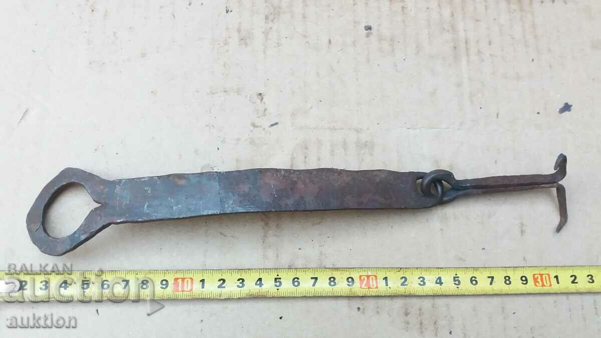 WROUGHT RENAISSANCE LATCH, GATE LOCK with price 4.99 BGN | € 2.55 WROUGHT RENAISSANCE LATCH, GATE LOCK with price 4.99 BGN | € 2.55