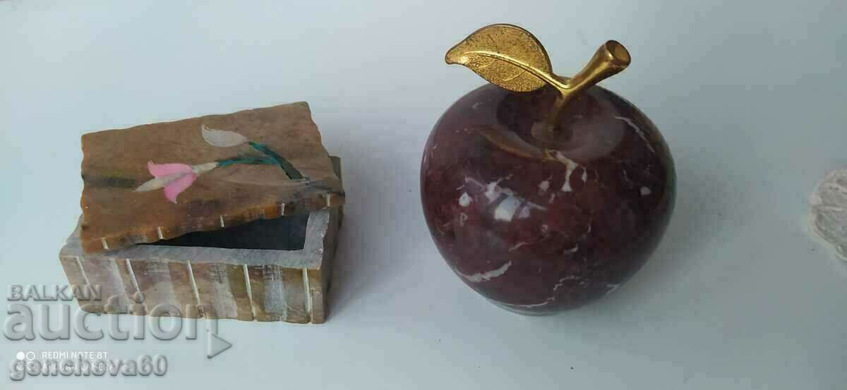 Ябълка от естествен камък и кутия за бижута