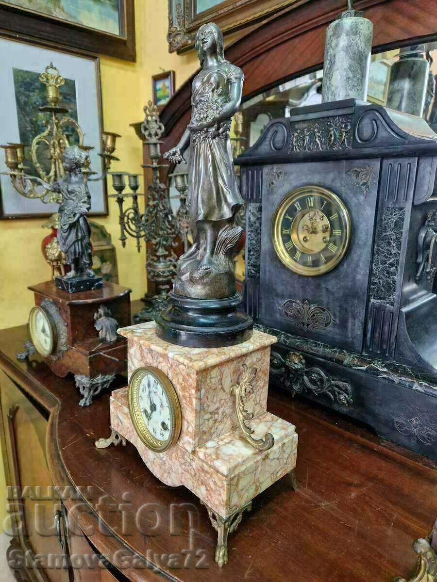 Auction A great antique French mantel clock Auction A great antique French mantel clock
