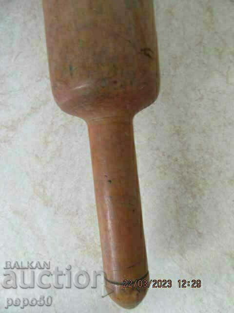 Auction ANTIQUE WOODEN GRINDER FROM BEFORE 1944. Auction ANTIQUE WOODEN GRINDER FROM BEFORE 1944.