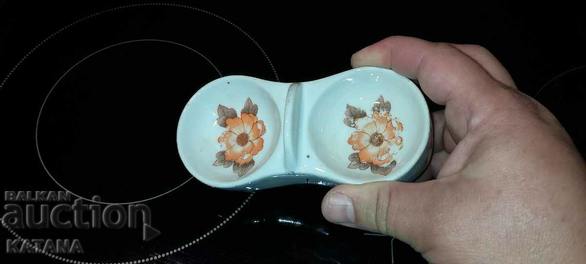 Porcelain salt shaker Porcelain salt shaker