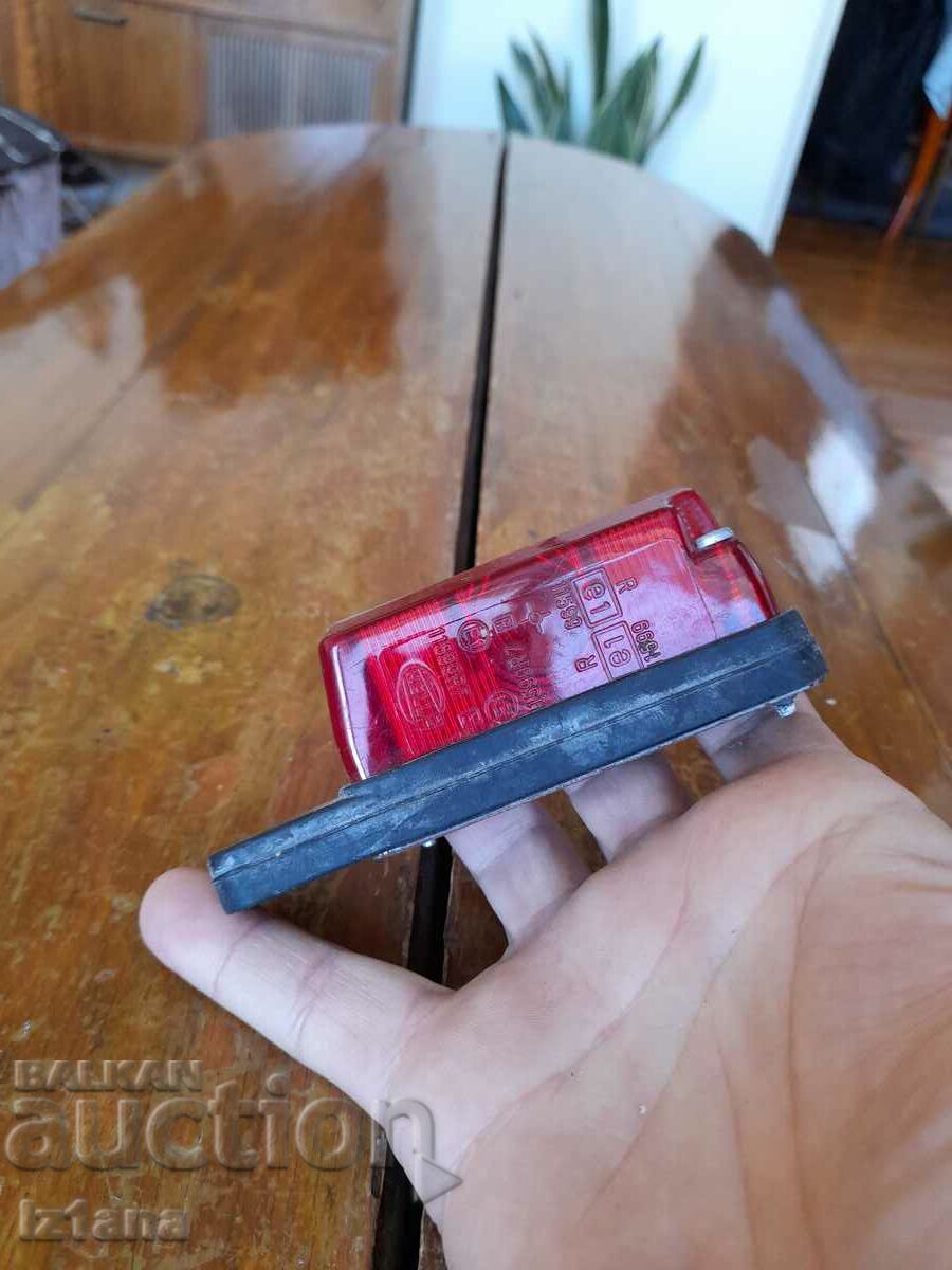 Old turn signal with price 15.00 BGN | € 7.67