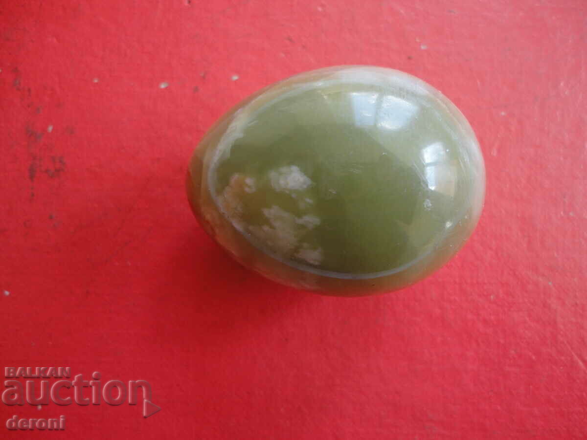 Auction Egg of polished mineral stone Auction Egg of polished mineral stone