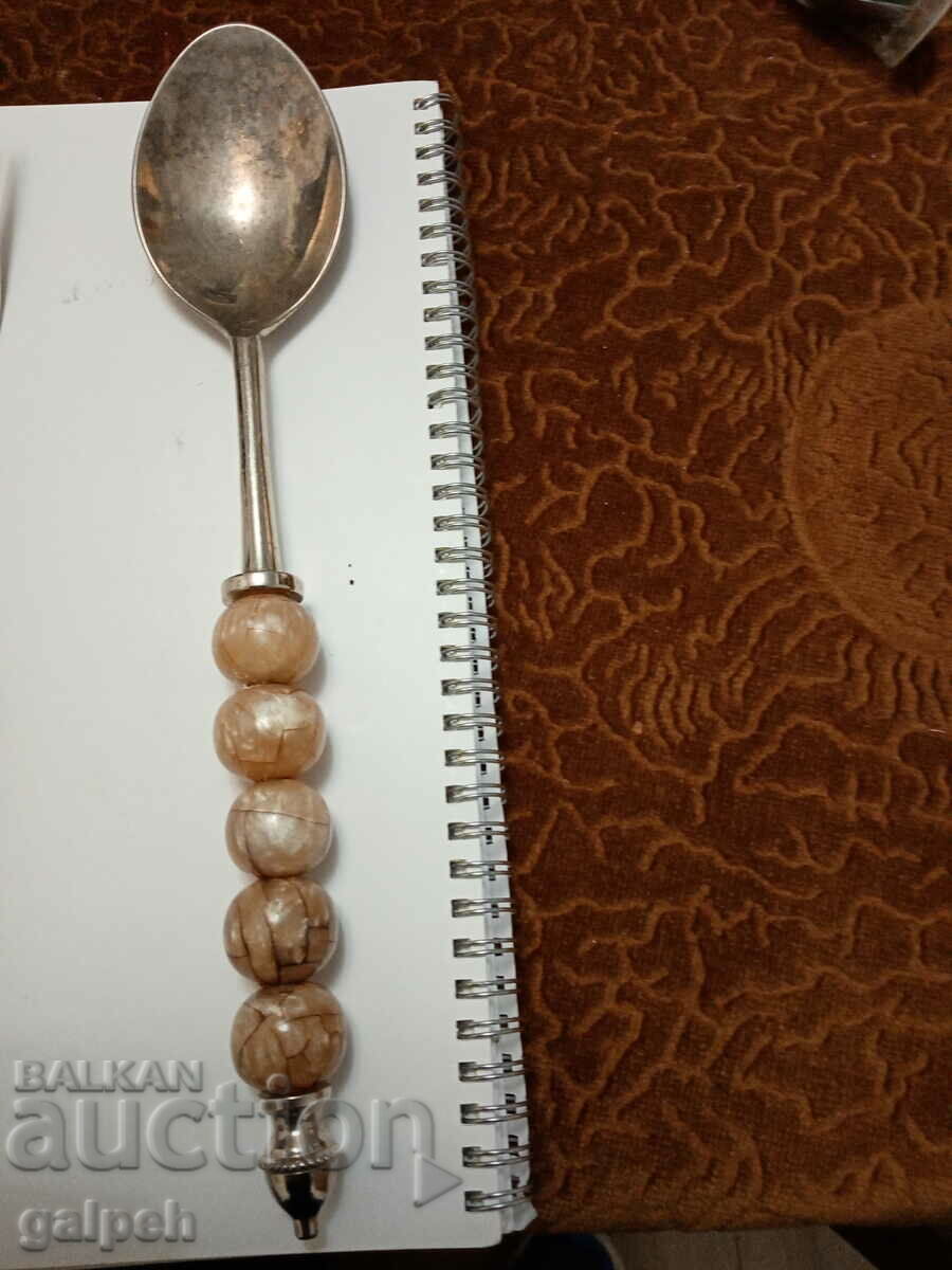 Auction LOT OF SERVING UTENSILS Auction LOT OF SERVING UTENSILS