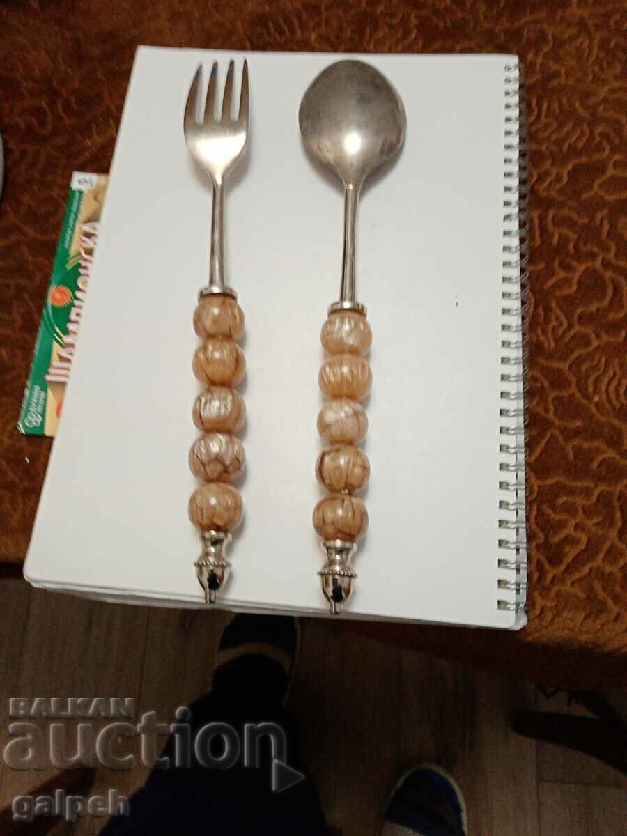 Delivery of LOT OF SERVING UTENSILS Delivery of LOT OF SERVING UTENSILS