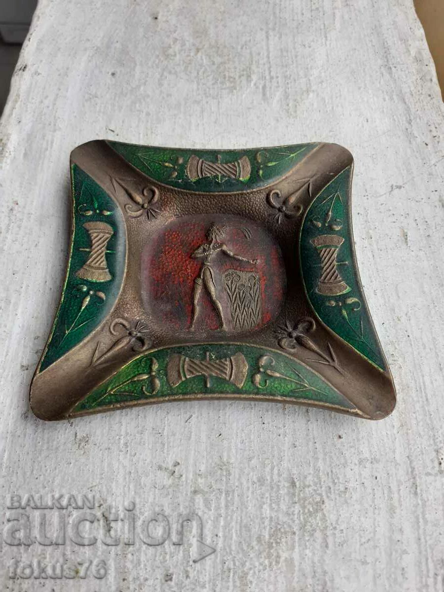 A massive small bronze and enamel ashtray with price 45.00 BGN | € 23.01 A massive small bronze and enamel ashtray with price 45.00 BGN | € 23.01