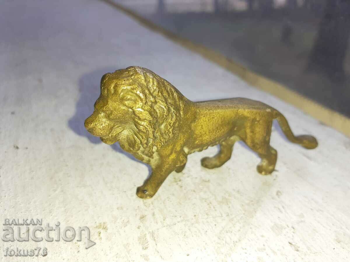 Lion figure statuette bronze with price 40.00 BGN | € 20.45 Lion figure statuette bronze with price 40.00 BGN | € 20.45