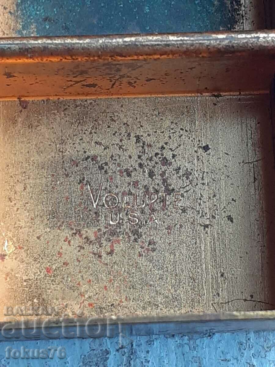 Delivery of American Art Deco bronze pillbox Delivery of American Art Deco bronze pillbox