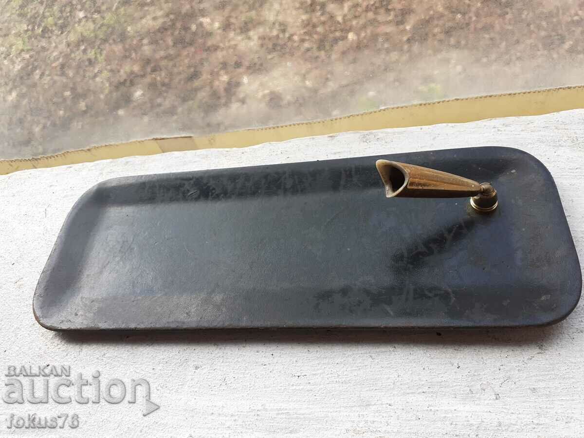 Παλιά δερμάτινη θήκη για στυλό μελανοδοχείου - για το γραφείο με τιμή 49.00 BGN | € 25.05 Παλιά δερμάτινη θήκη για στυλό μελανοδοχείου - για το γραφείο με τιμή 49.00 BGN | € 25.05