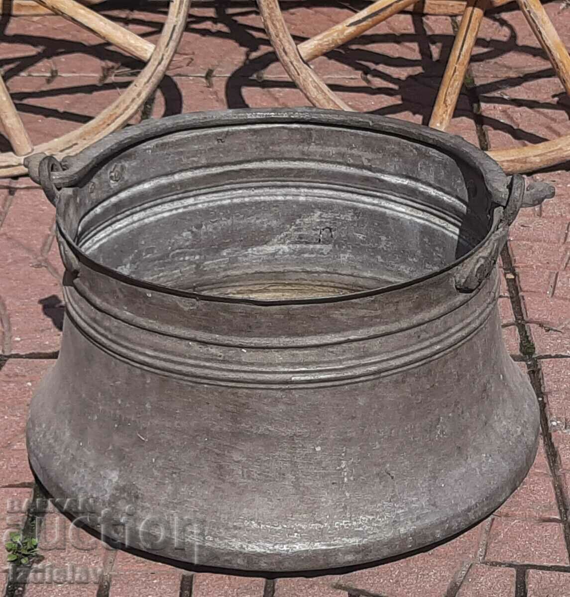 Δημοπρασία Μεγάλο αυθεντικό χάλκινο καζάνι, μπολ νερού Δημοπρασία Μεγάλο αυθεντικό χάλκινο καζάνι, μπολ νερού