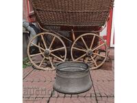 Голямо автентично калайдисано медно котле,менче за вода