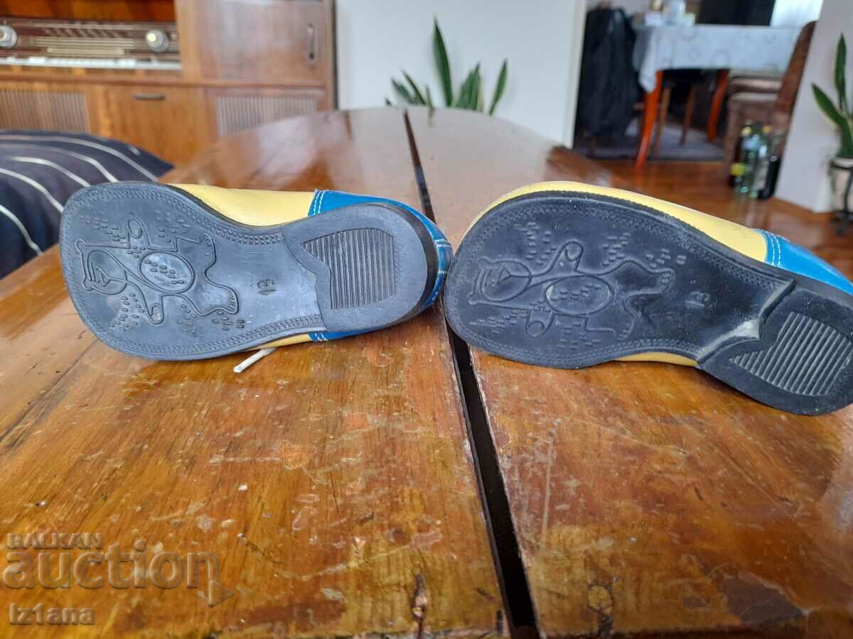 Old children's shoes - 5 Old children's shoes - 5