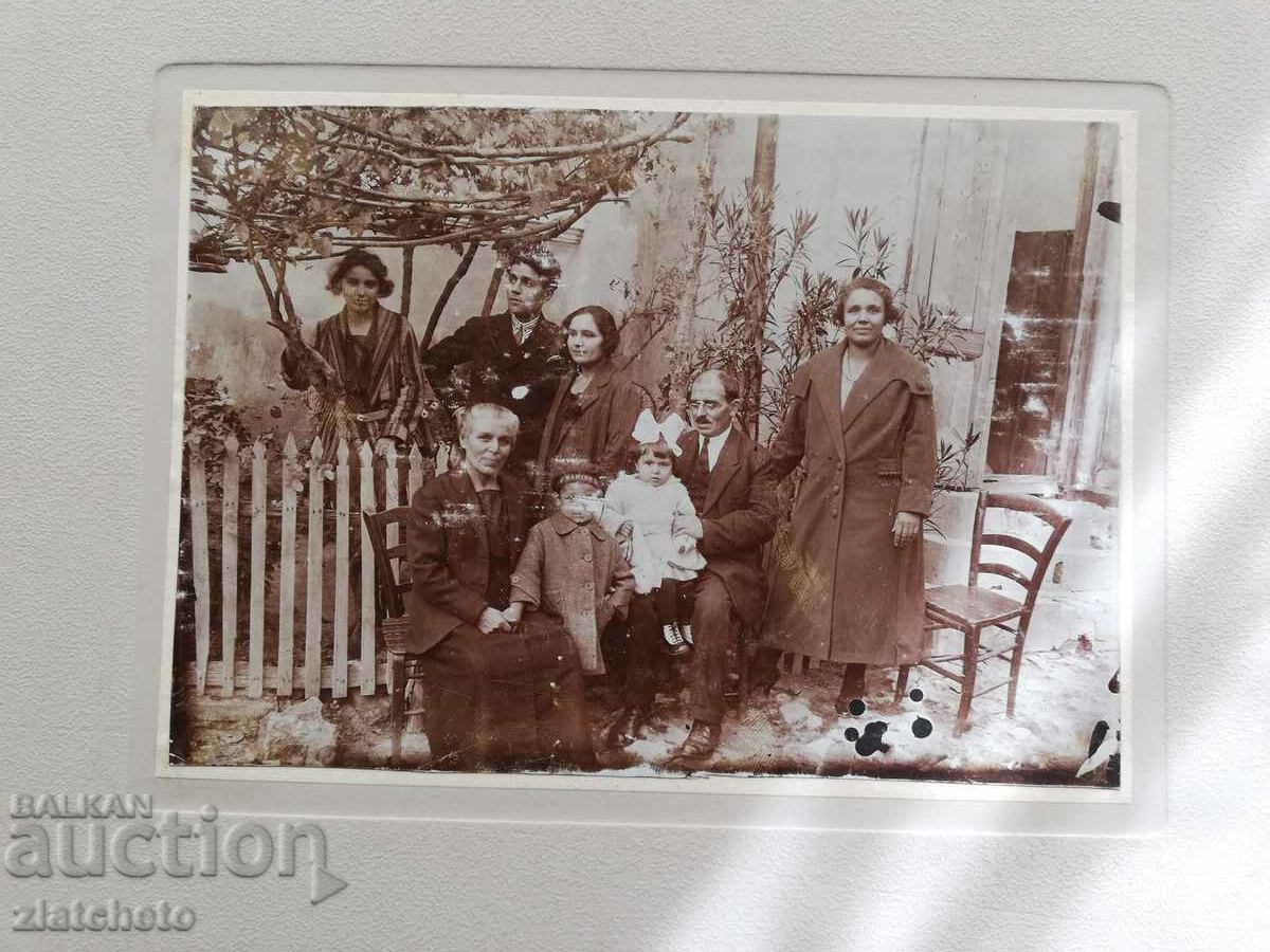 Old photo cardboard Kingdom of Bulgaria - with price 15.00 BGN | € 7.67 Old photo cardboard Kingdom of Bulgaria - with price 15.00 BGN | € 7.67